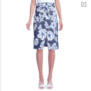 MARISSA WEBB
FLORAL-PRINT TIE-FRONT SKIRT Size 0